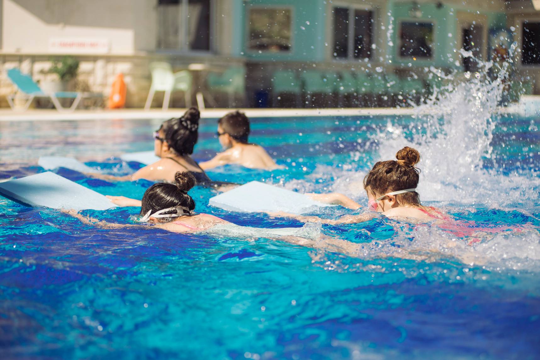  Курсове по плуване 